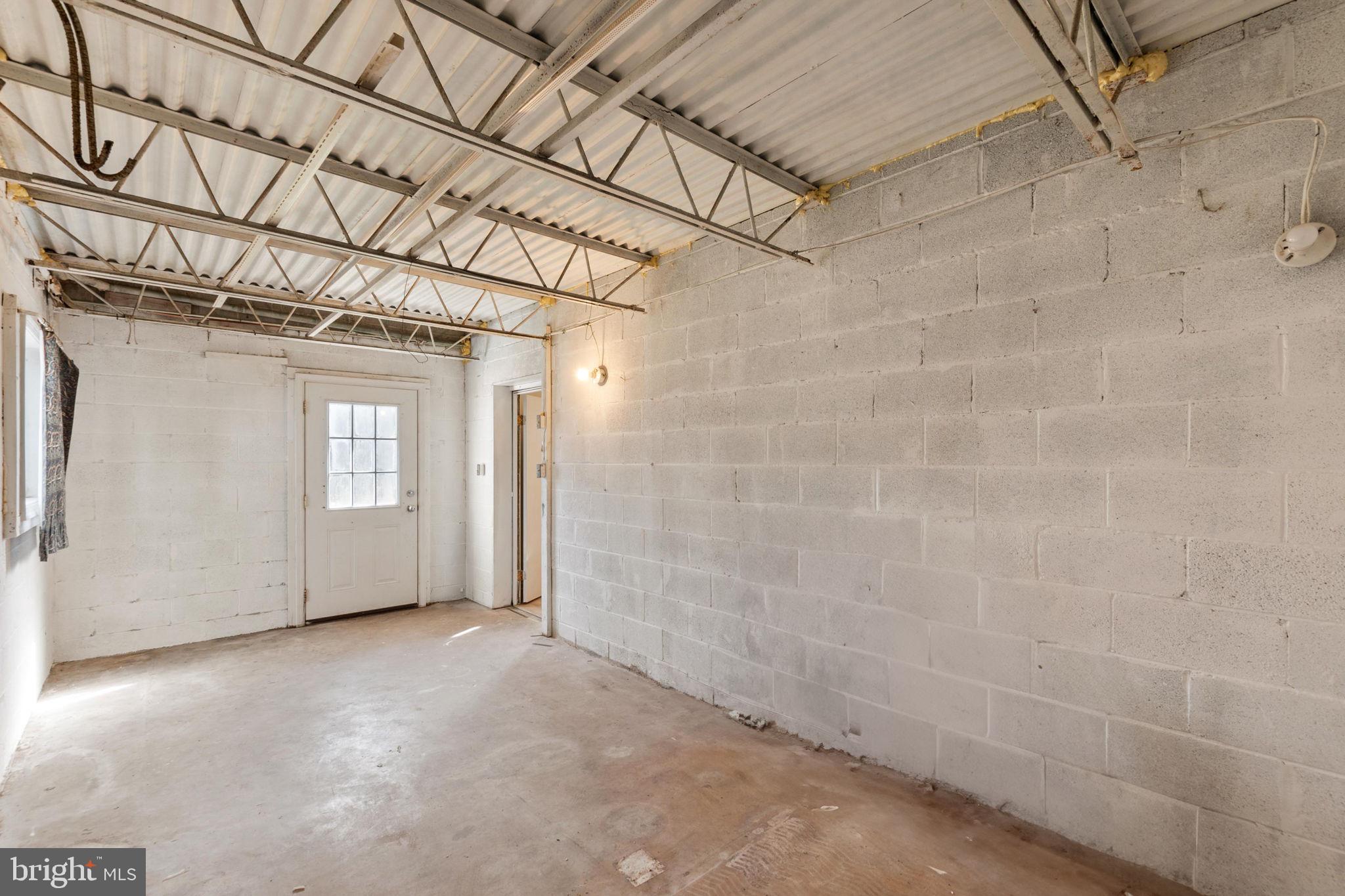 800 West Redwood Road Sterling, VA 20164 - Photo 36 of 41