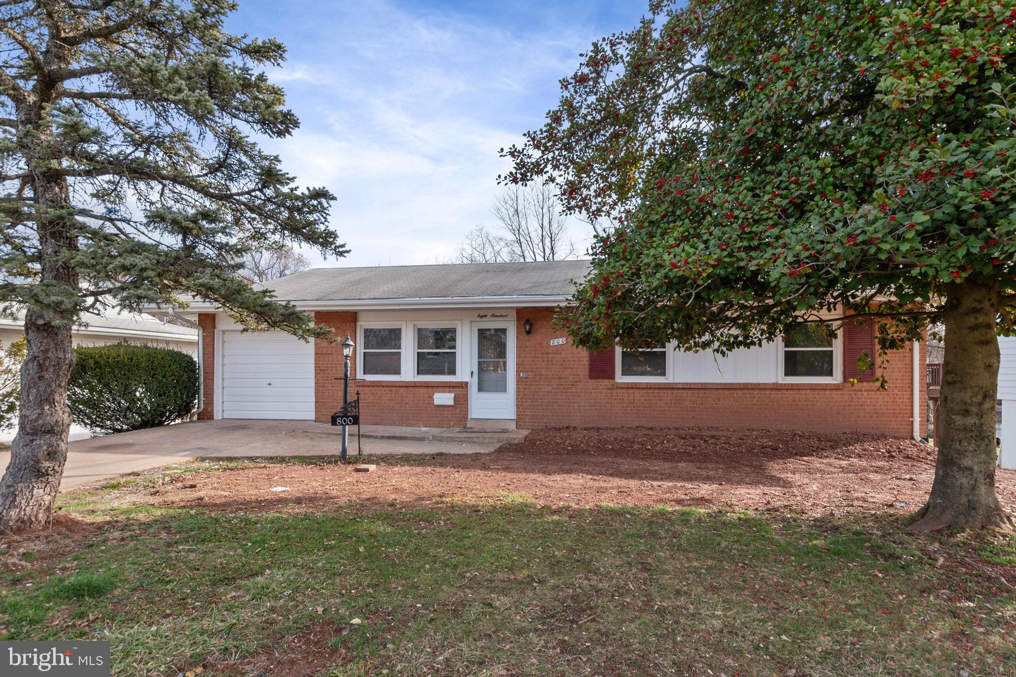 800 West Redwood Road Sterling, VA 20164 - Photo 5 of 41