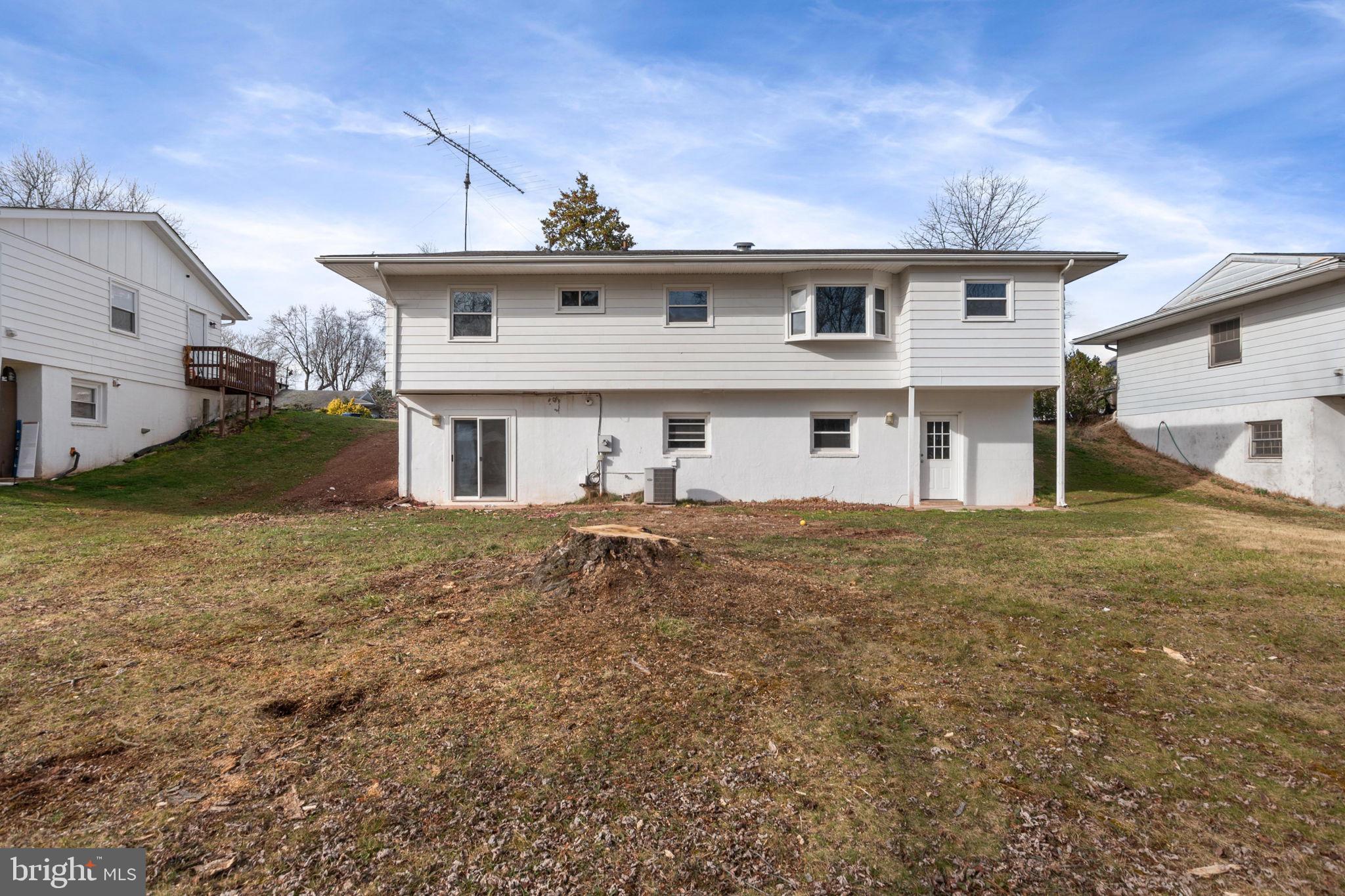 800 West Redwood Road Sterling, VA 20164 - Photo 9 of 41