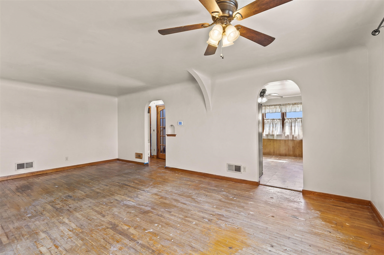 3520 North Towerline Road Saginaw, MI 48601 - Photo 3 of 31 Gallery Image 3