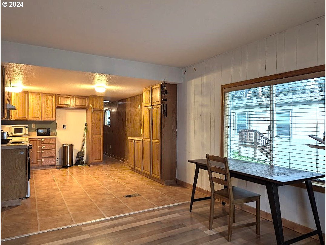 47775 Berry Street, Unit B7 Oakridge, OR 97463 - Photo 7 of 26