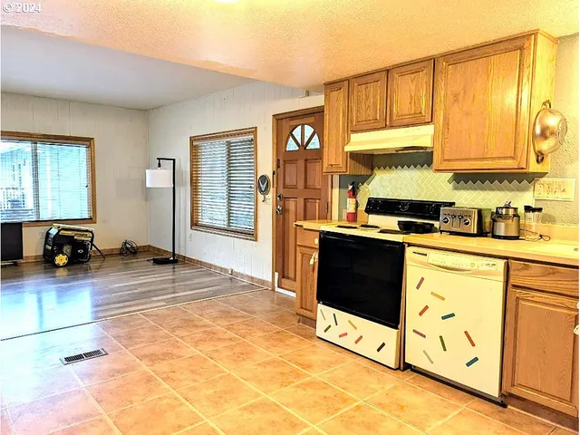 $39,500 | 47775 Berry Street, Unit B7, Oakridge, OR 97463