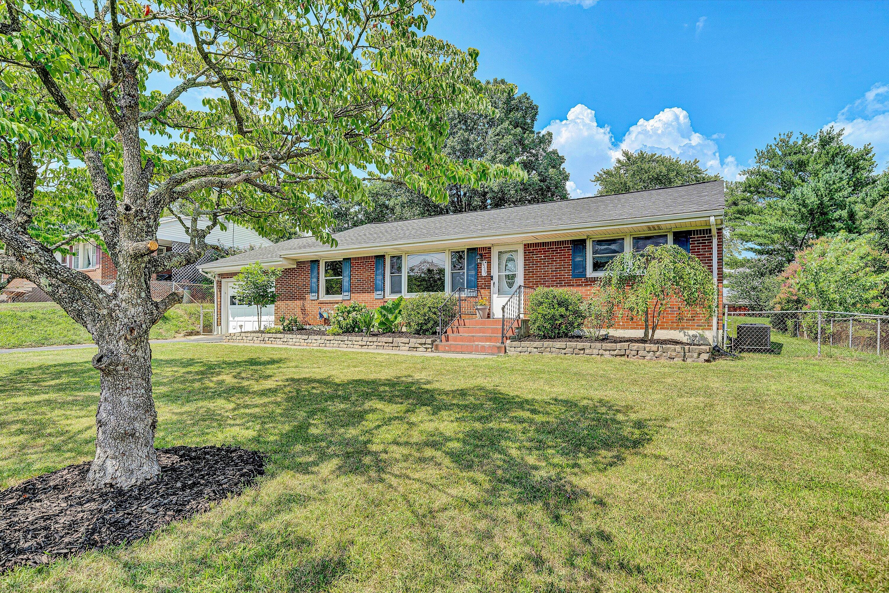 6539 Wendover Road Roanoke, VA 24019 - Photo 1 of 33 Front