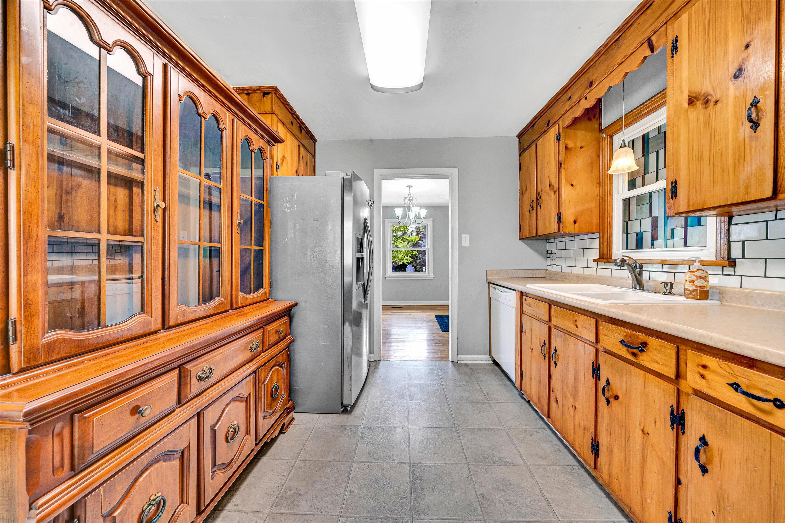 6539 Wendover Road Roanoke, VA 24019 - Photo 13 of 33 Kitchen