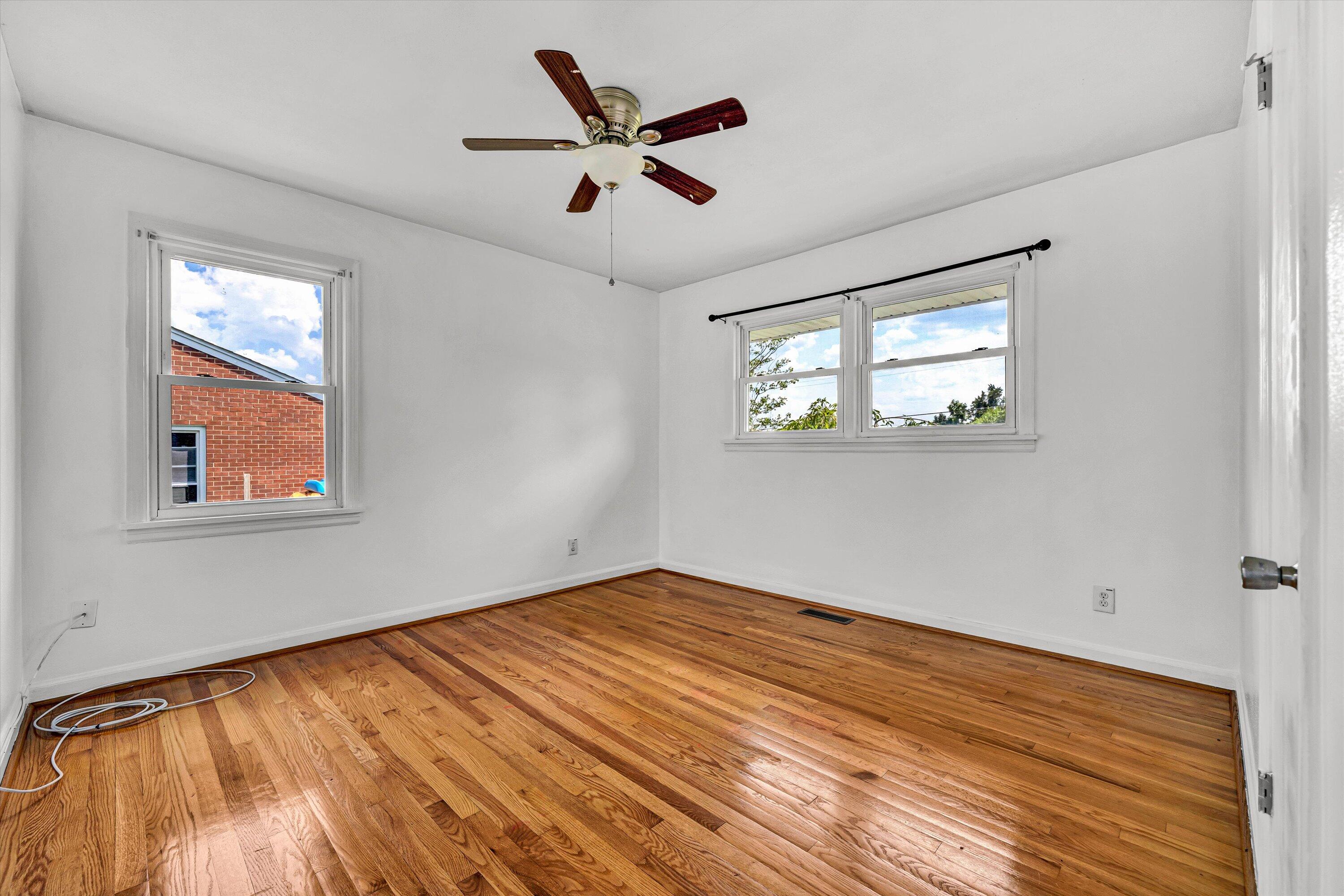 6539 Wendover Road Roanoke, VA 24019 - Photo 18 of 33 1st Upstairs Bedroom