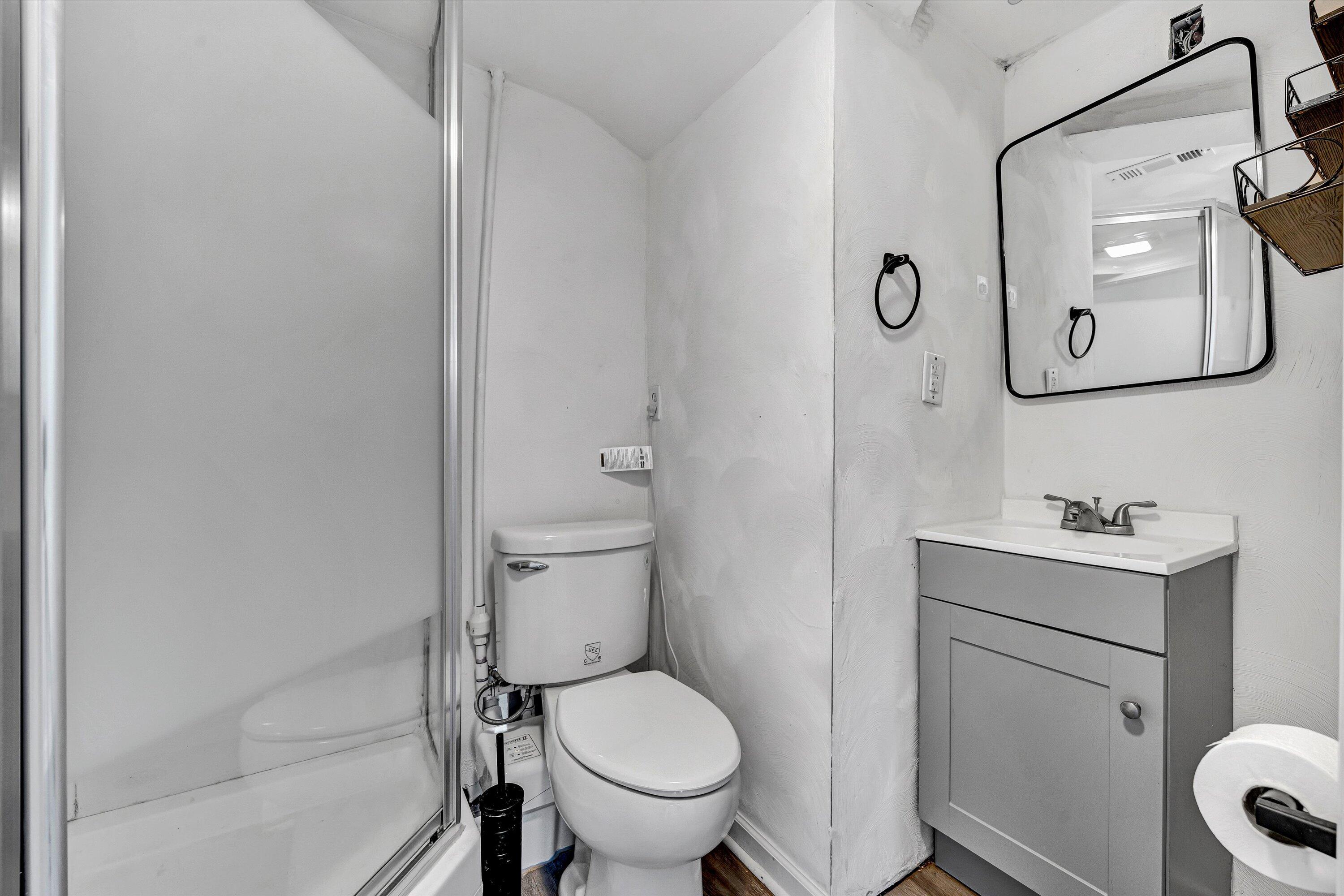 6539 Wendover Road Roanoke, VA 24019 - Photo 24 of 33 Downstairs Full Bath