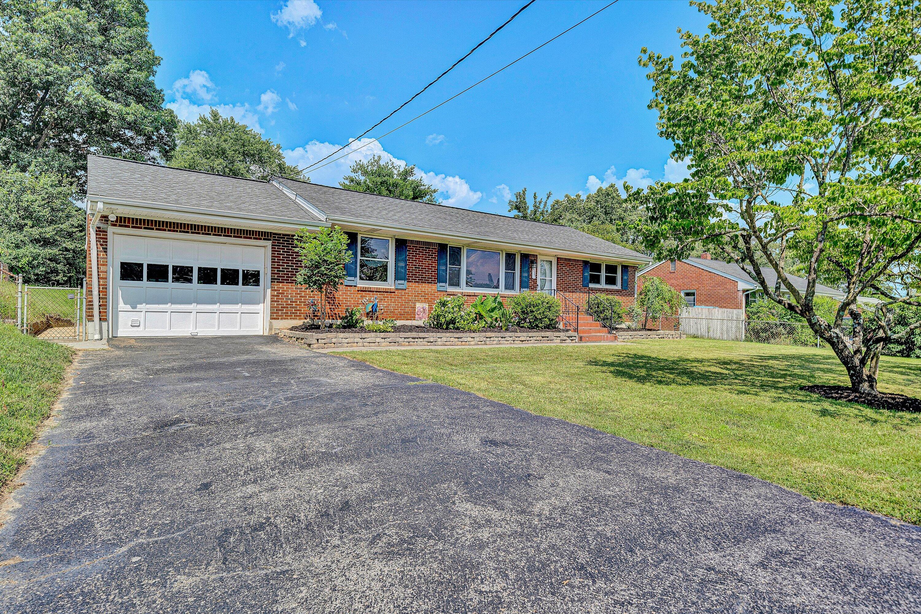 6539 Wendover Road Roanoke, VA 24019 - Photo 10 of 33 6539 Wendover Rd