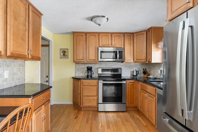 $319,900 | 91 Knollwood Circle, Holyoke, MA 01040