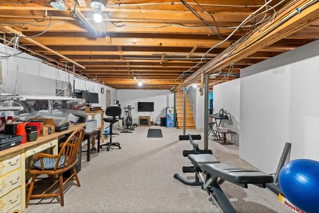 $319,900 | 91 Knollwood Circle, Holyoke, MA 01040