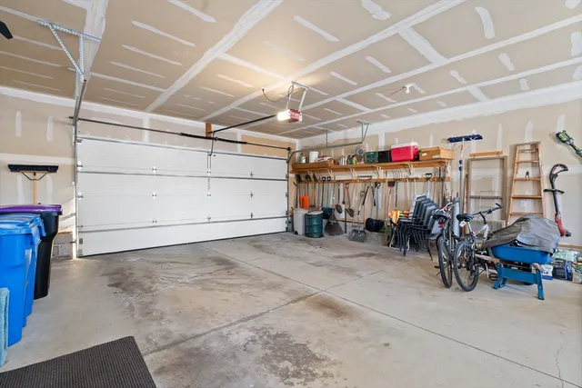 $319,900 | 91 Knollwood Circle, Holyoke, MA 01040