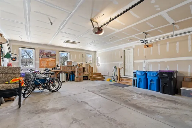 $319,900 | 91 Knollwood Circle, Holyoke, MA 01040