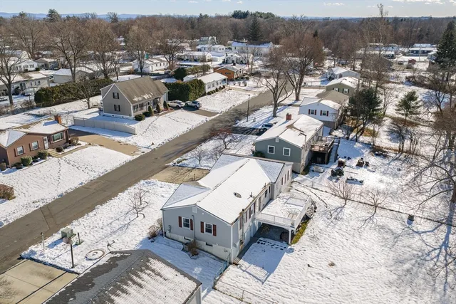 $319,900 | 91 Knollwood Circle, Holyoke, MA 01040