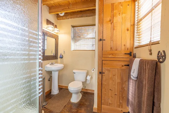 $969,999 | 1245 Private Road 3063, Thrall, TX 76578