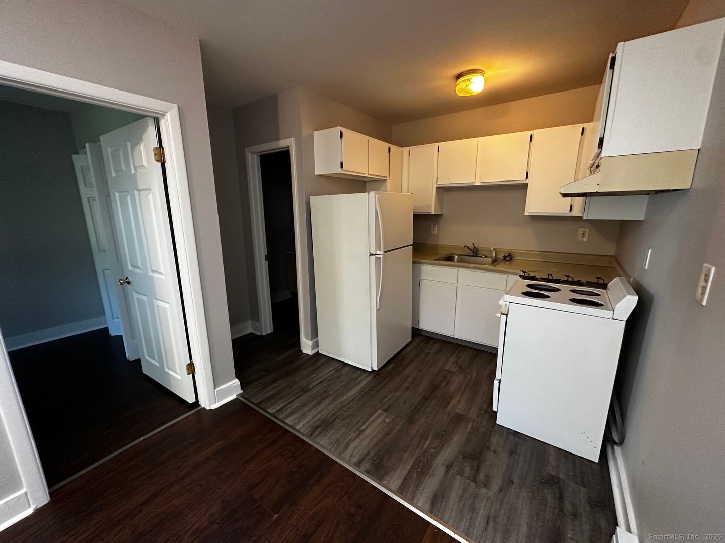 7 Prest Street, Unit 3 New London, CT 06320 - Photo 3 of 9