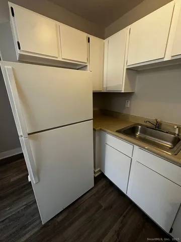 $1,100 | 7 Prest Street, Unit 3, New London, CT 06320