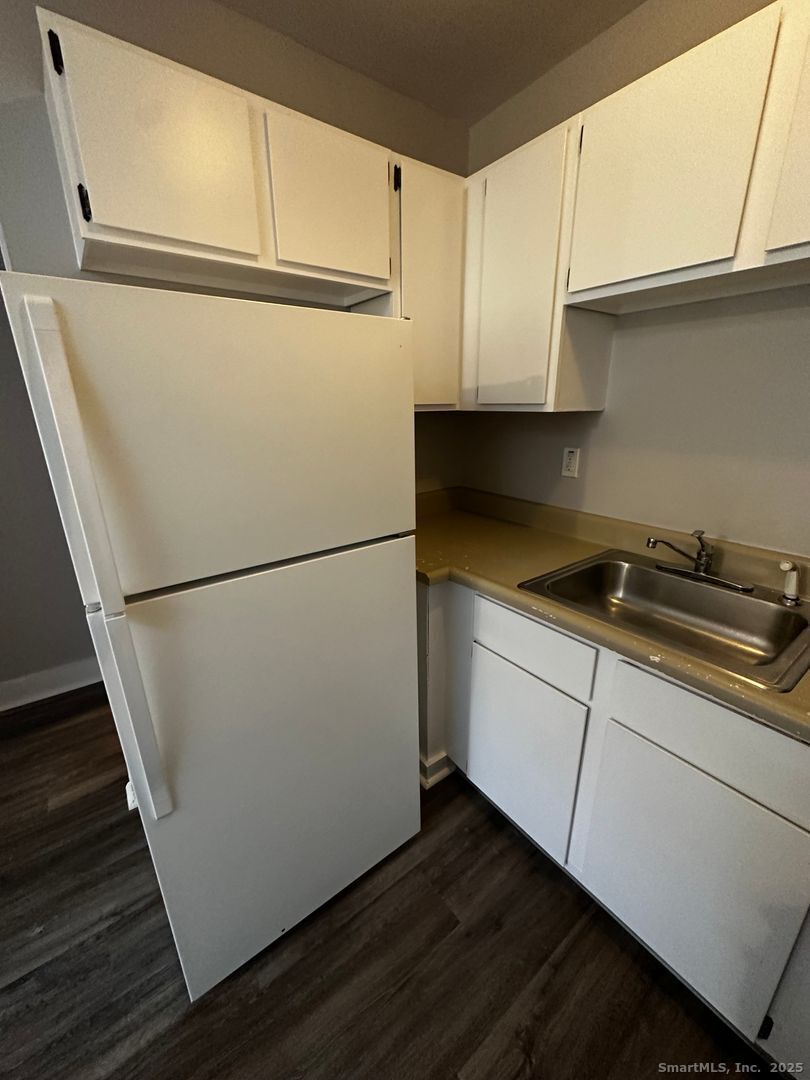 7 Prest Street, Unit 3 New London, CT 06320 - Photo 4 of 9