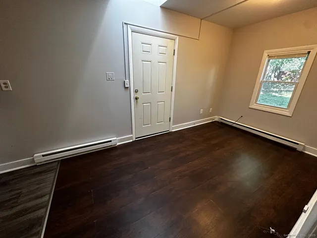 $1,100 | 7 Prest Street, Unit 3, New London, CT 06320