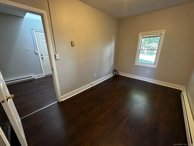 $1,100 | 7 Prest Street, Unit 3, New London, CT 06320