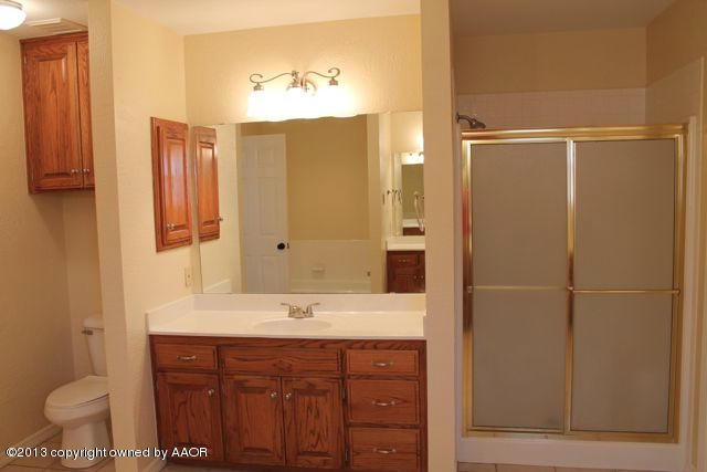 7002 Learning Tree Avenue Amarillo, TX 79119 - Photo 22 of 26 Master Bathroom 2