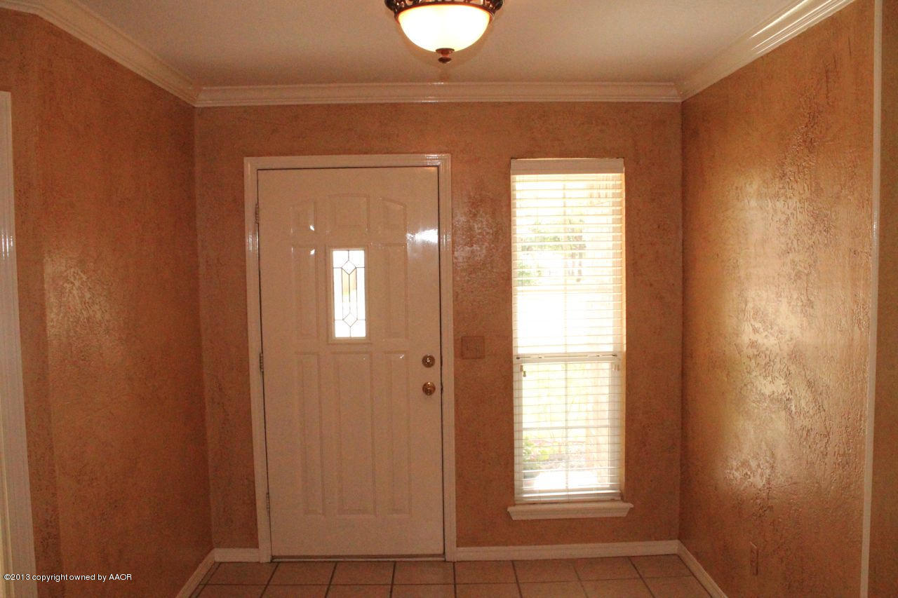 7002 Learning Tree Avenue Amarillo, TX 79119 - Photo 4 of 26 Entryway