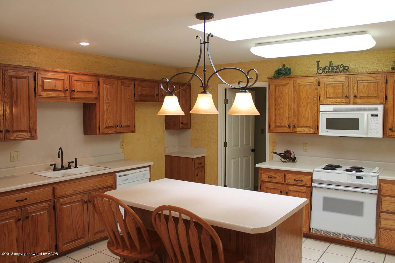 7002 Learning Tree Avenue Amarillo, TX 79119 - Photo 10 of 26 Kitchen