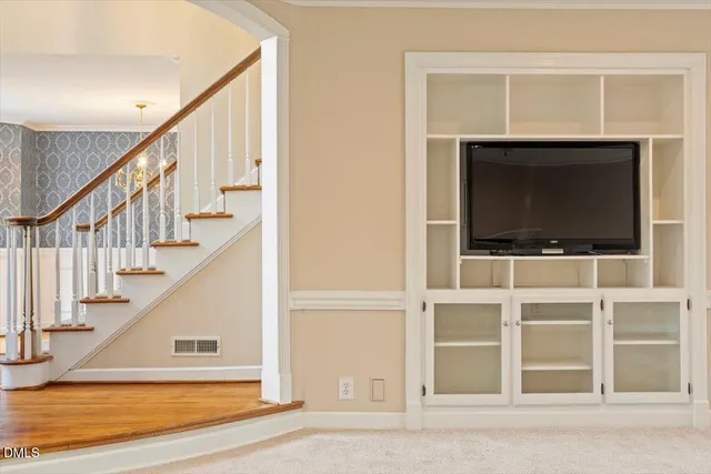 an empty room with an entryway