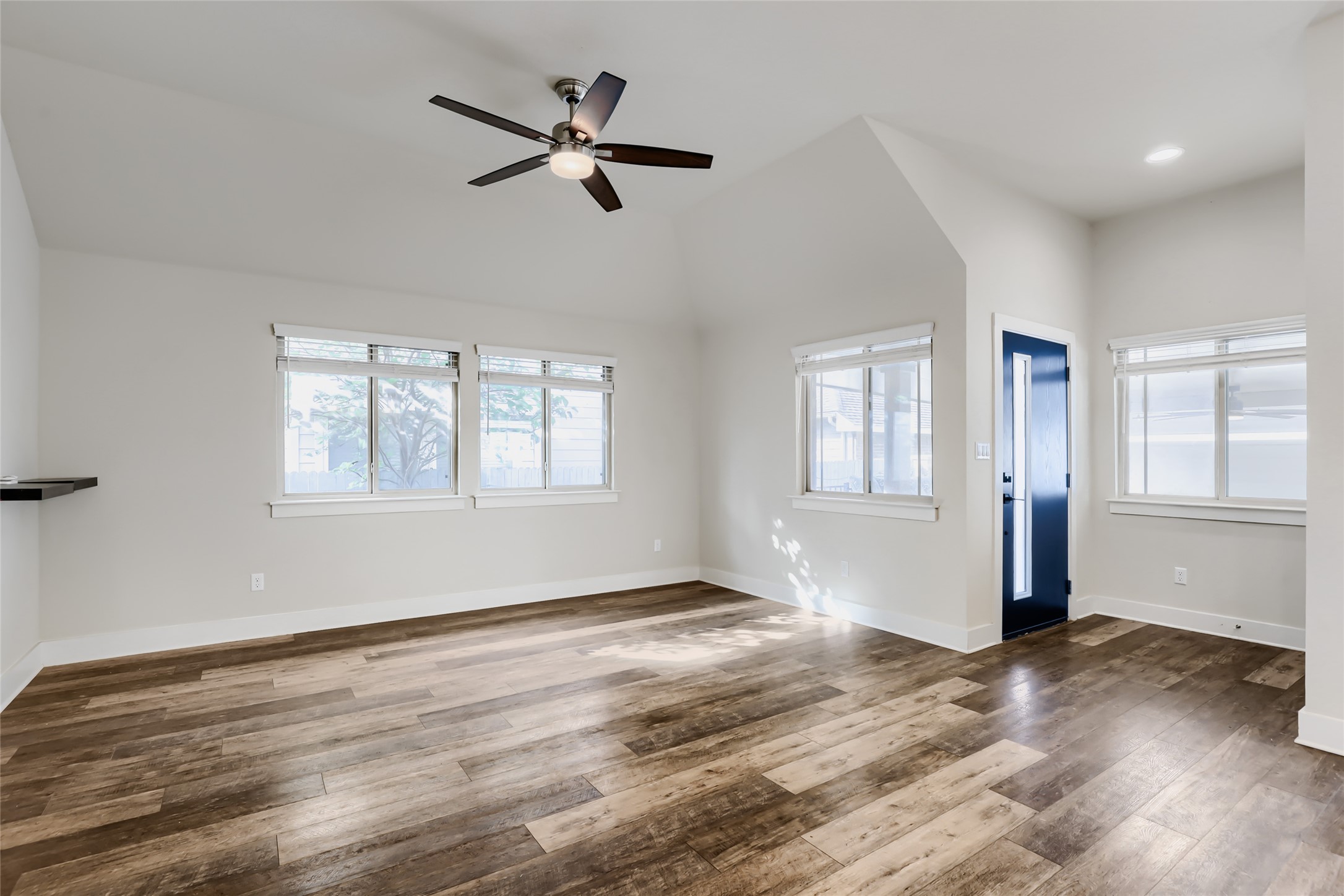 550 Nautical Loop Kyle, TX 78640 - Photo 11 of 29 Living room and foyer