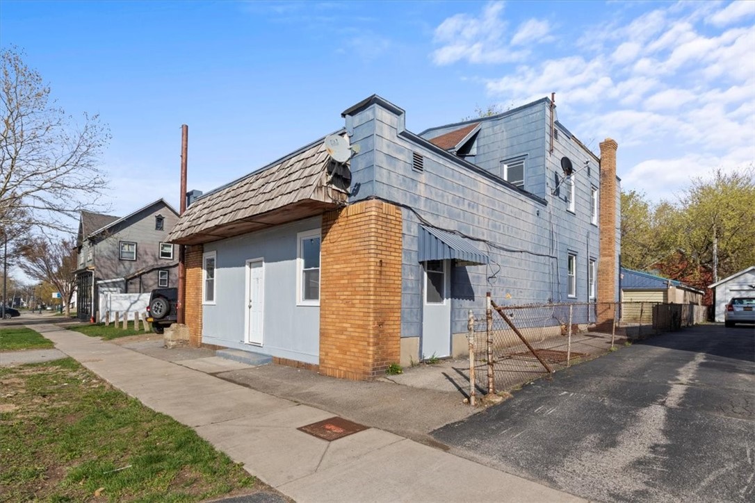 3988 Lake Avenue Rochester, NY 14612 - Photo 1 of 1 Gallery Image 1