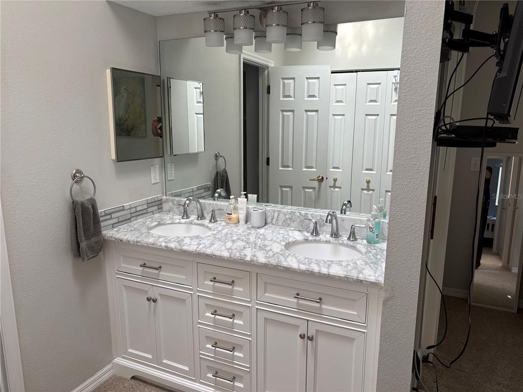 9122 Jake's Path Largo, FL 33771 - Photo 21 of 34