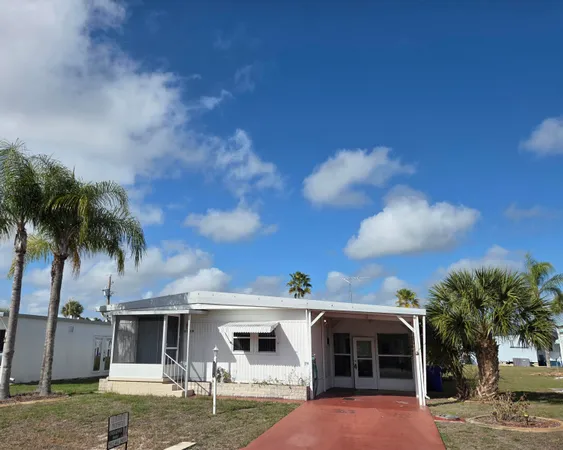 a view of a yard in front of house