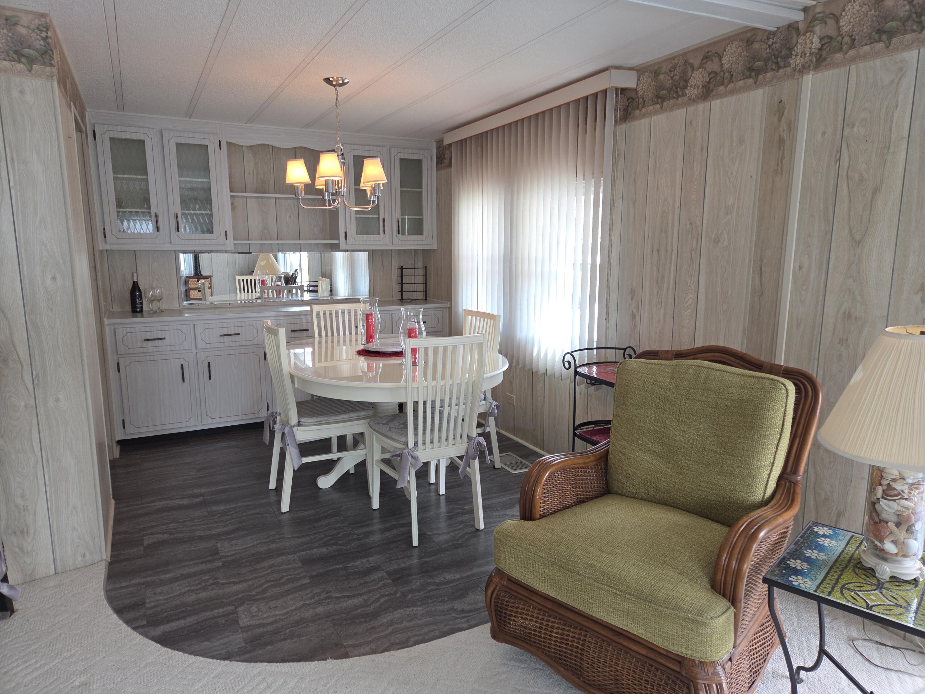 2915 Roger Street Sebring, FL 33872 - Photo 8 of 35 dining room