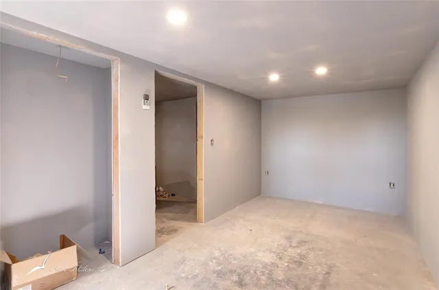 a view of livingroom with furniture and closet