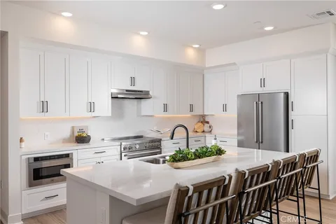 $1,889,000 | 414 Main Street, Unit 420, Huntington Beach, CA 92648