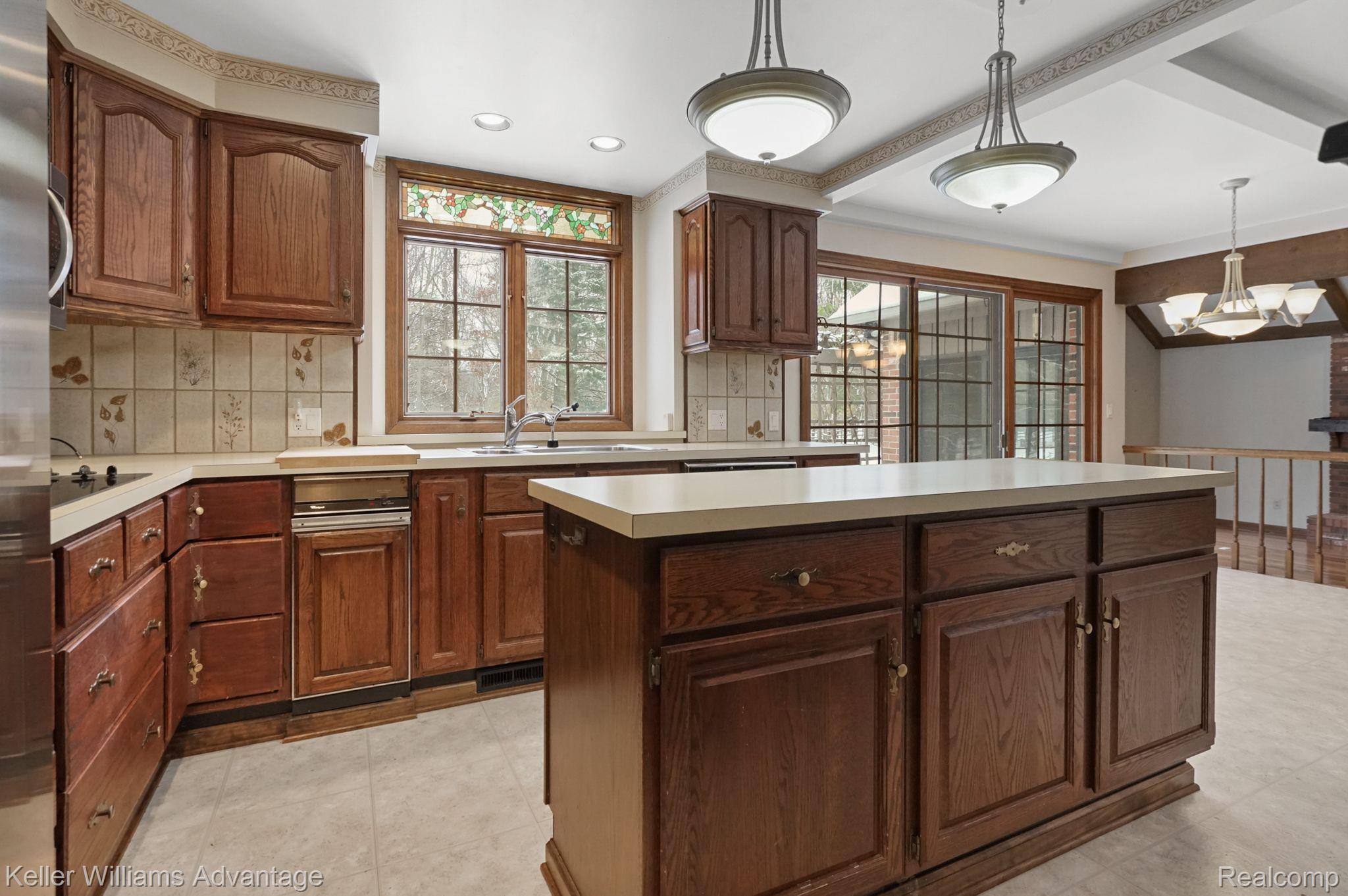 5169 Van Amberg Road Brighton, MI 48114 - Photo 6 of 29 Gallery Image 6