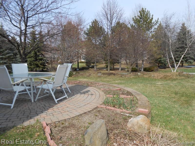 3530 Briarbrooke Lane Rochester, MI 48306 - Photo 49 of 56 DSCN0947 (800x600).jpg