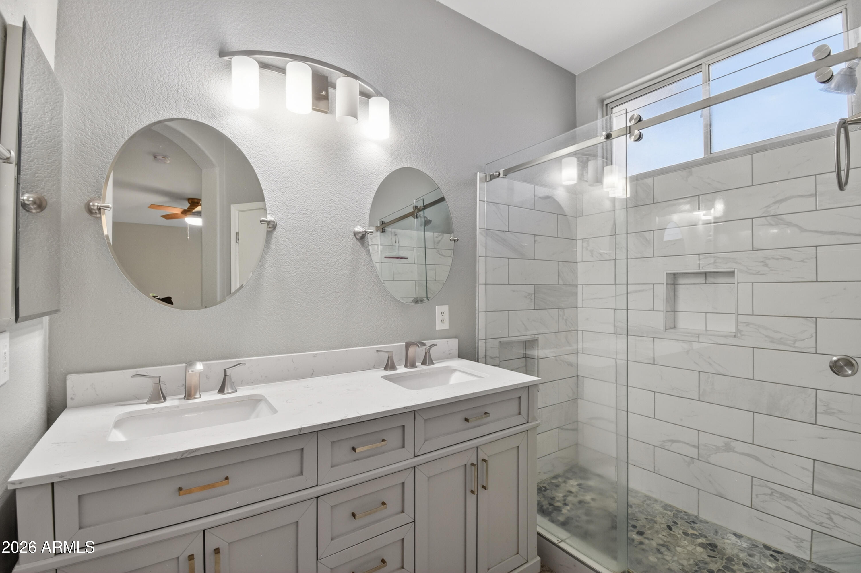 3680 South Joshua Tree Lane Gilbert, AZ 85297 - Photo 19 of 63 Primary En Suite