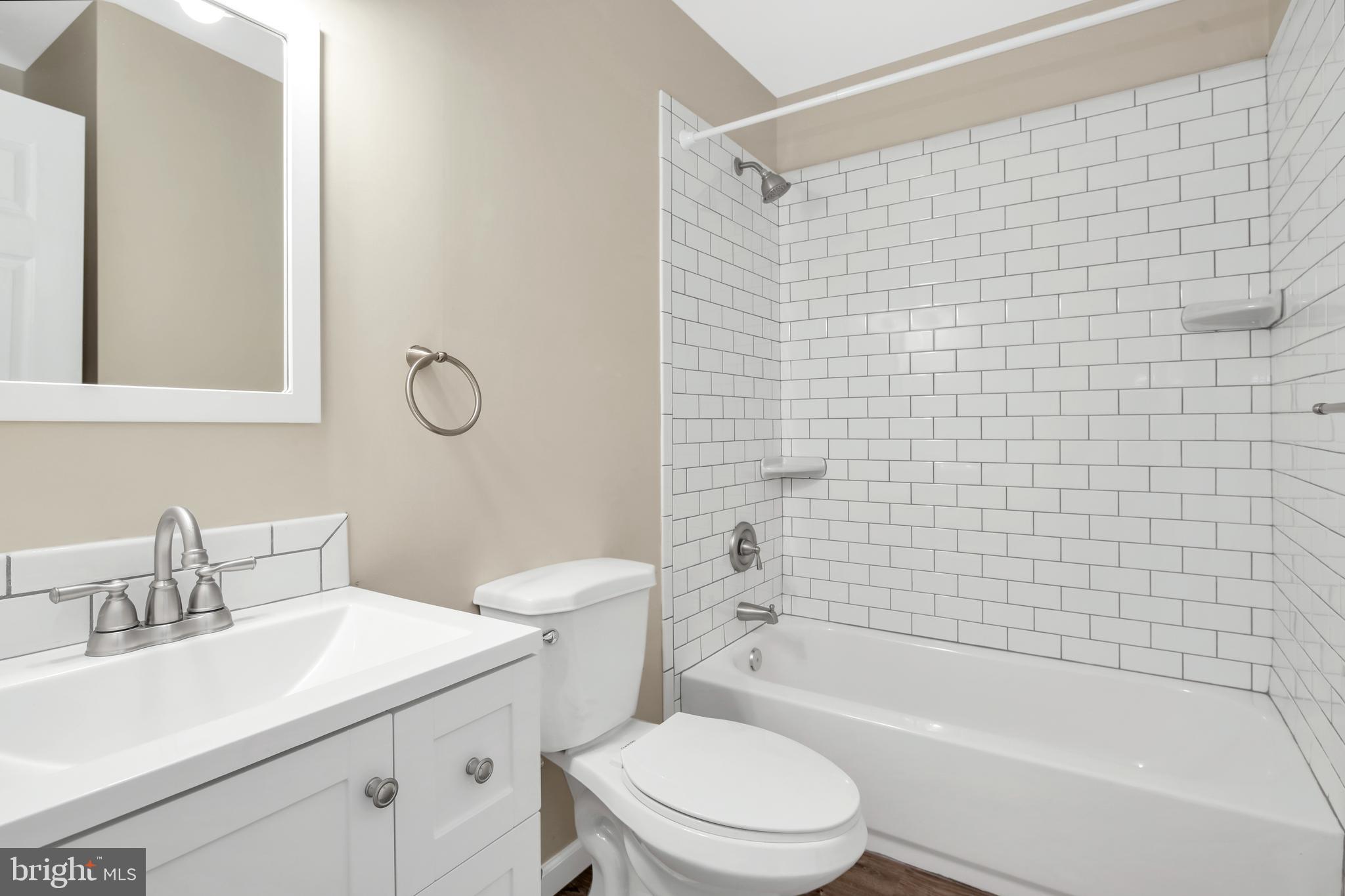 3406 Howellsville Road Front Royal, VA 22630 - Photo 15 of 29 Tub/ Shower combo with tile walls