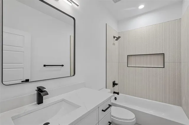 $285,000 | 6110 Carlton Garrett Street, Dallas, TX 75215