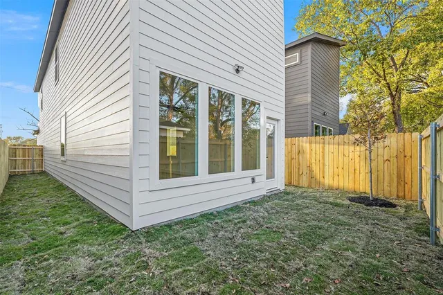 $285,000 | 6110 Carlton Garrett Street, Dallas, TX 75215