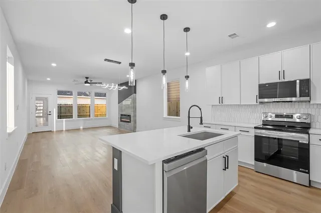 $285,000 | 6110 Carlton Garrett Street, Dallas, TX 75215