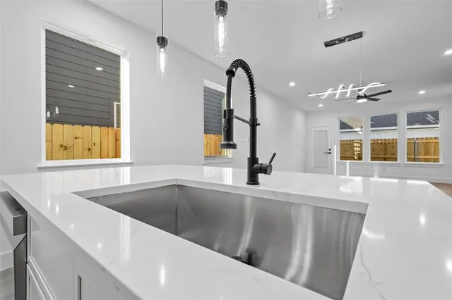 $285,000 | 6110 Carlton Garrett Street, Dallas, TX 75215