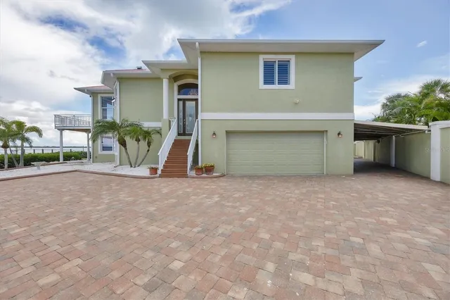 a view of outdoor space yard and living room