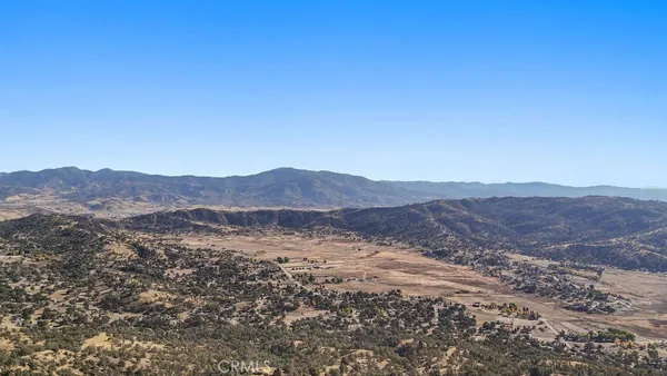 $350,000 | 25001 Paramount Drive, Tehachapi, CA 93561