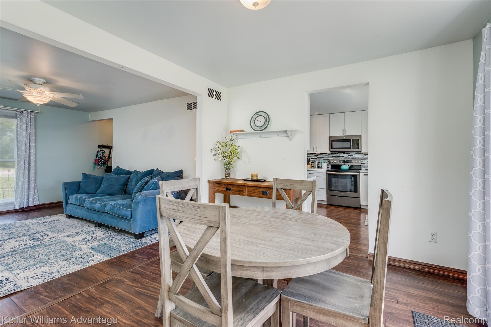 3604 South Merriman Road Wayne, MI 48184 - Photo 10 of 32 DSC_4053.jpg
