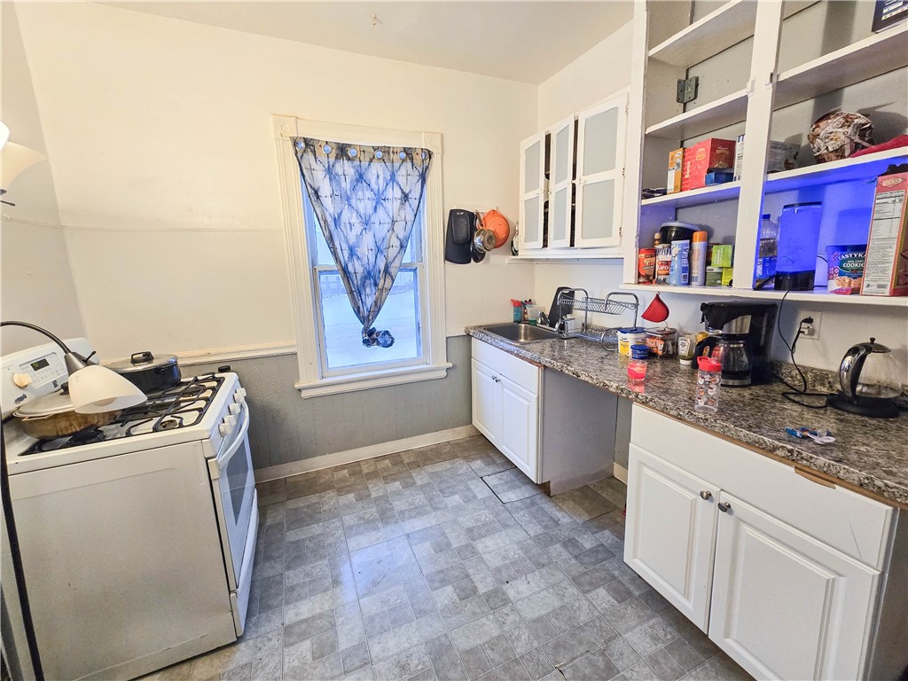 211 Parsells Avenue Rochester, NY 14609 - Photo 10 of 15