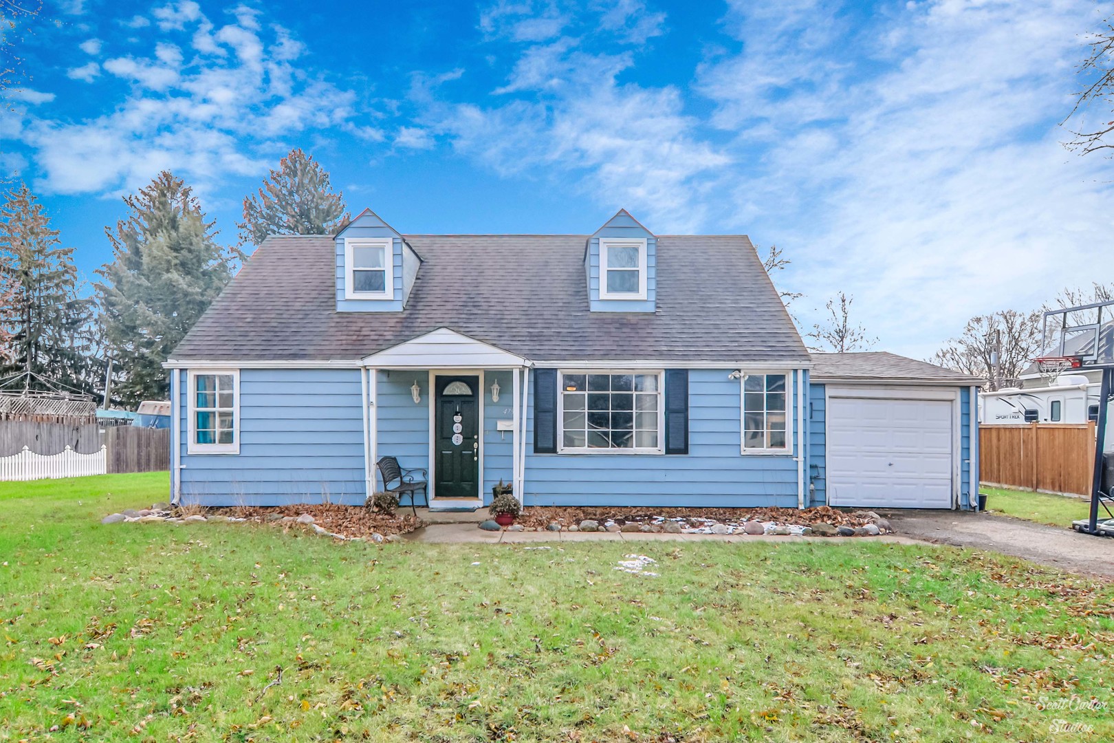 475 Golf Road Crystal Lake, IL 60014 - Photo 2 of 14