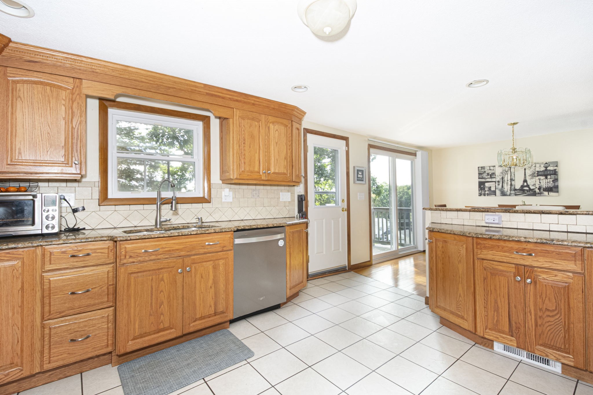 4 Carter Road Worcester, MA 01609 - Photo 4 of 36 Gallery Image 4