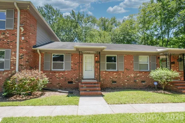 $1,150 | 3422 Craig Avenue, Charlotte, NC 28211