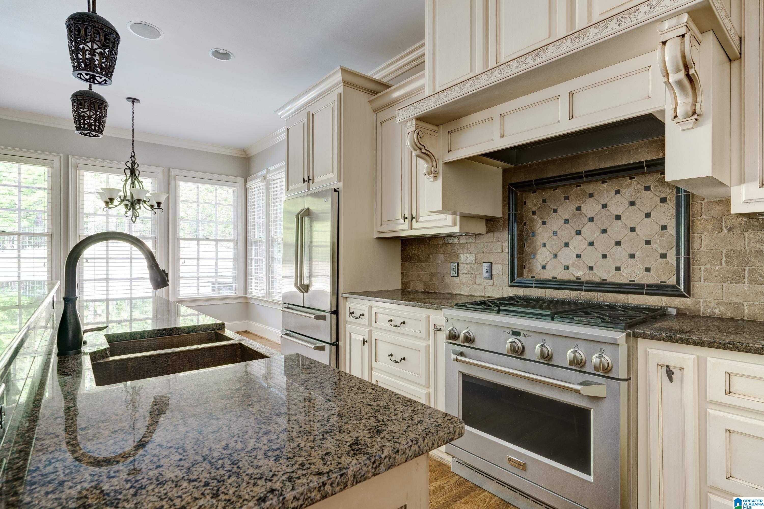 2025 Springhill Court Birmingham, AL 35242 - Photo 13 of 62
