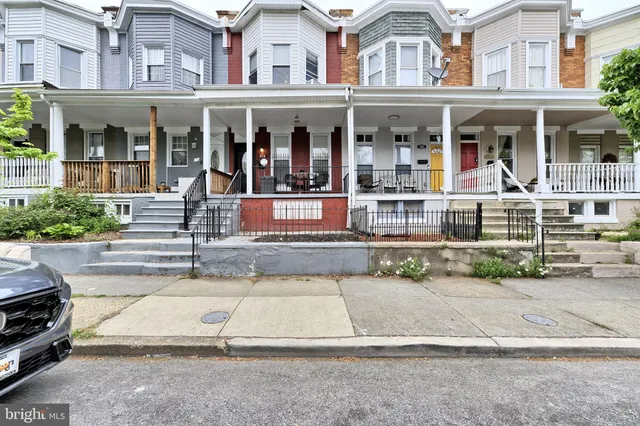 a view of building with street